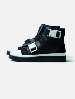 ʱ�����˶�������ںϣ�adidas SLVR�ٴγ��ּ�Լ��