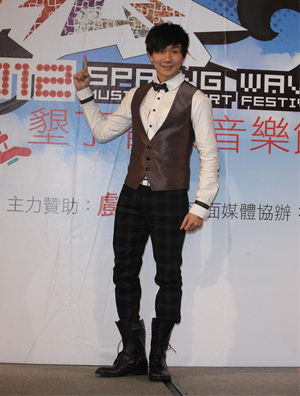 林俊杰音乐节变Rocker 鞋服造型随性表演精彩可期