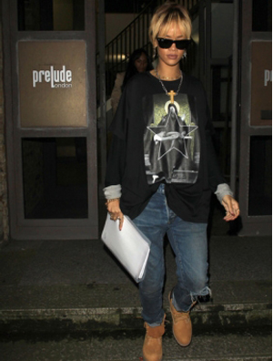 Rihanna¼ÙС×ÓЬ·þ×°°çÏÖÉíÂ׶ؽÖÍ·