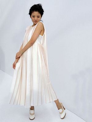 °²ÒÔÐù°×ɫЬ·þÕÀ·ÅÓÅÑÅÖ®ÃÀ ÏÖÉíʱװÖÜǰÅÅ