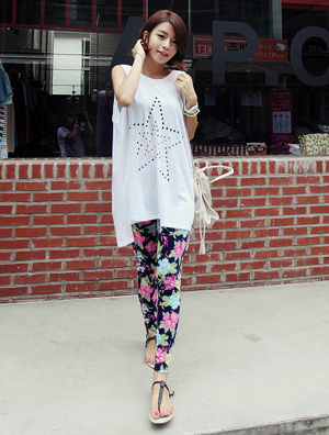 印花单品搭配 穿出时尚新鲜感