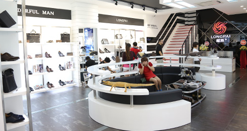 龙派首家线下品牌旗舰店盛大开业