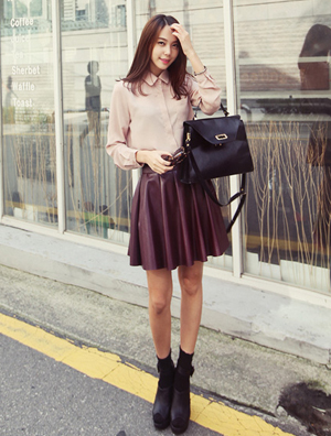 皮革单品搭配 演绎多样魅力和风情