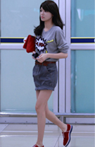 看明星十月新街拍 个个穿衣不俗