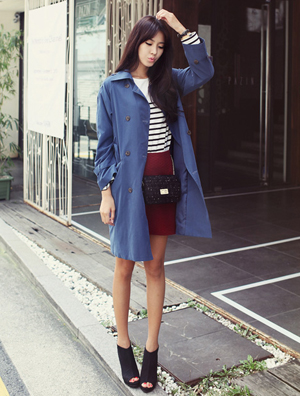 经典风衣搭配 演绎潇洒随性风格