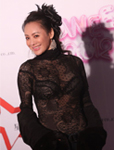 宁静蕾丝透视装现身红毯 大修傲人身材
