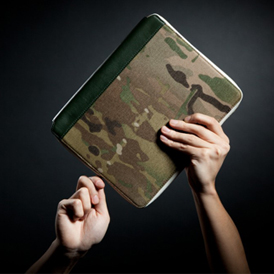 Nick Wooster 推出联名别注系列包款