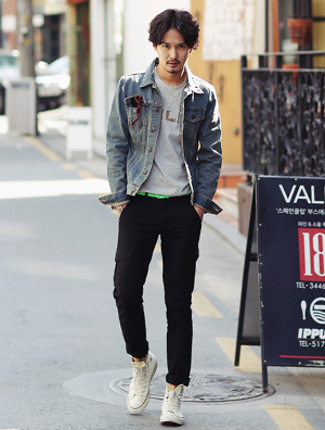 男士装嫩必备 彩裤塑造年轻造型